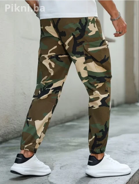Maskirne Cargo Pantalone / Jogger - NOVO - Veličina XL 7