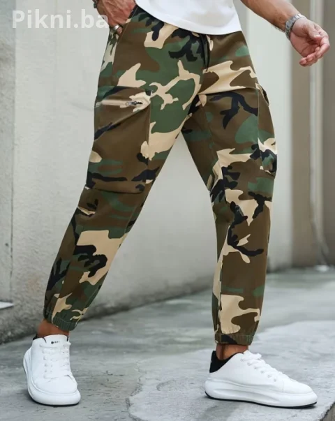 Maskirne Cargo Pantalone / Jogger - NOVO - Veličina XL 5