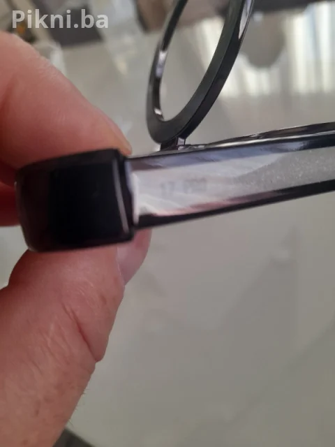 Maska za iPhone 17 Pro (Crna mat boja) MagSafe & Skriveni Stala 8