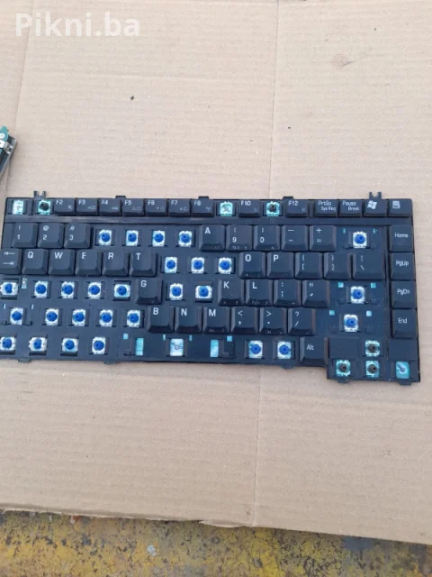 Ekran laptop Toshiba lap top računar kompjuter za dijelove 10