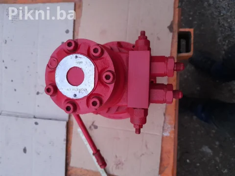 GOTOVO NOV! Brevini Hidro-Motor sa Reduktorom EM1010-80 (Samo 500 8