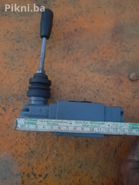 Hidraulicna komanda razvodnik hidraulika bager traktor kamion 3