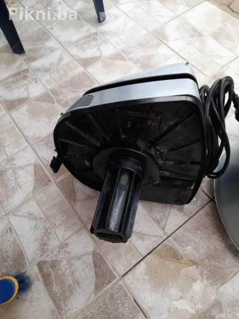 Usisivac SUPERVARIO za dubinsko usisavanje pranje priča njemački 5