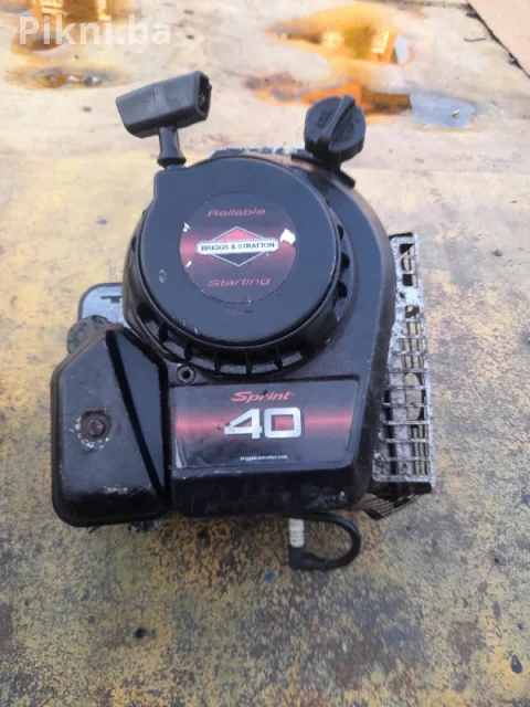 Briggs / Stratton Sprint 40 Motor za Kosilicu / 10A902 / ISPRAVAN 13