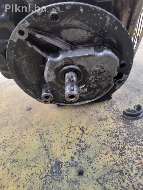 Briggs / Stratton Sprint 40 Motor za Kosilicu / 10A902 / ISPRAVAN 3