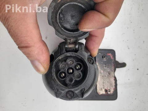 Konektor / Utičnica 7-pin za Prikolicu / Kuku (Kompletan sa Plato 6