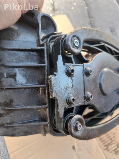 Trimer Husqvarna 18H makaze za živicu - ISPRAVAN MOTOR (Uvoz Njem 3