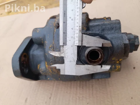 HIDRAULIČNA PUMPA/MOTOR ZA MAŠINE - 100% ISPRAVNA! BAGER TRAKTOR 4