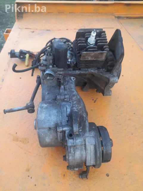 Masina skuter honda AF22 49CM motor dijelovi 9