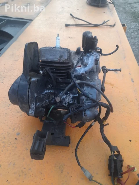 Masina skuter honda AF22 49CM motor dijelovi 7