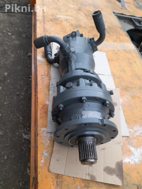 Hidromotor sa reduktorom BREVINI hidro motori bager buldozer skip 15