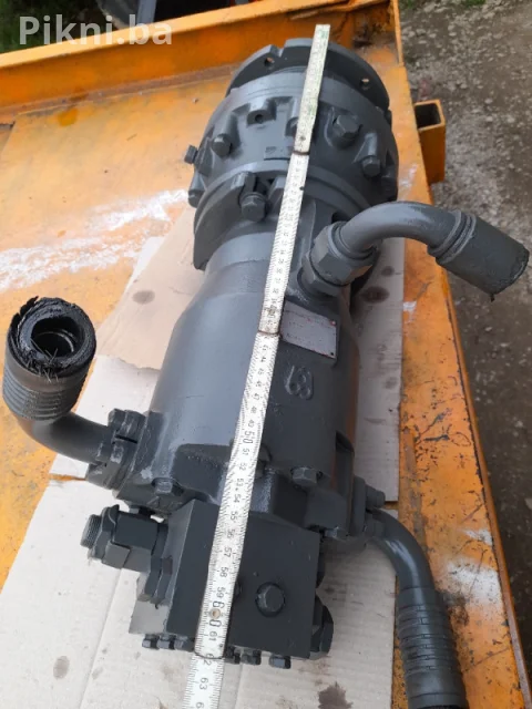 Hidromotor sa reduktorom BREVINI hidro motori bager buldozer skip 8
