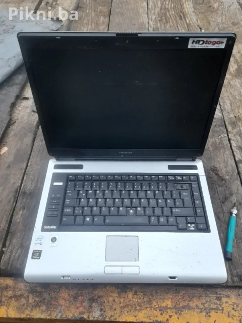LapTop Toshiba Satellite A100-00A / Za dijelove / Panel 15.4" 4