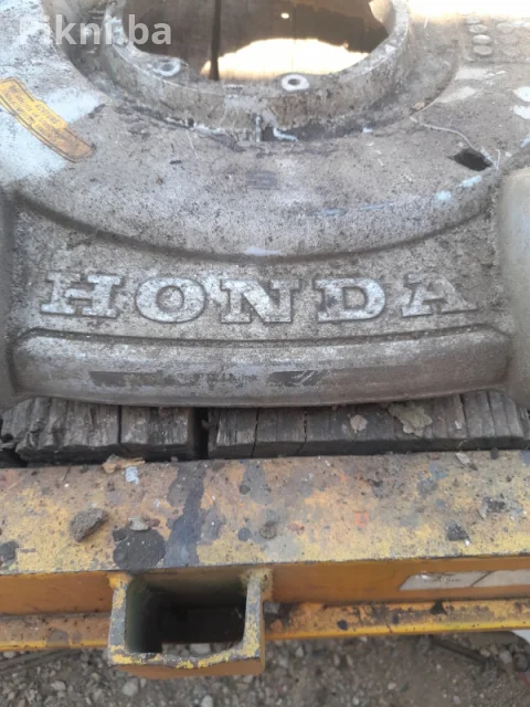 Prodajem prednje točkove za kosilicu Honda Kosilica 6