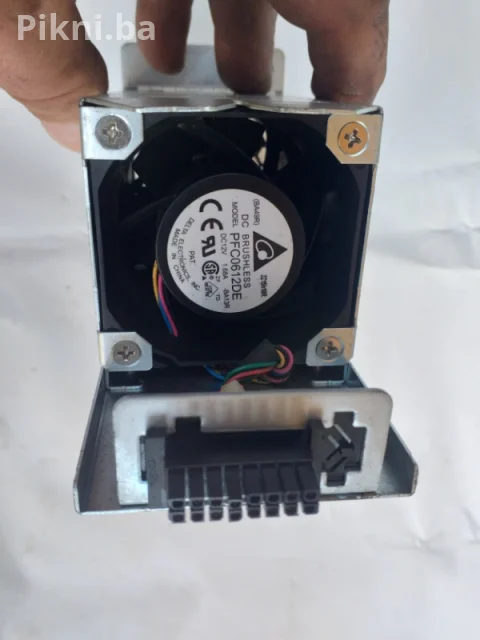 COOLERI VENTILATOR 12V PC HLADJENJE DUPLI 7