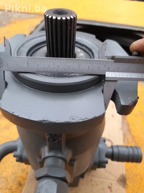Hidromotor BREVINI hidro motor pumpa bager buldožer utovarivac 10