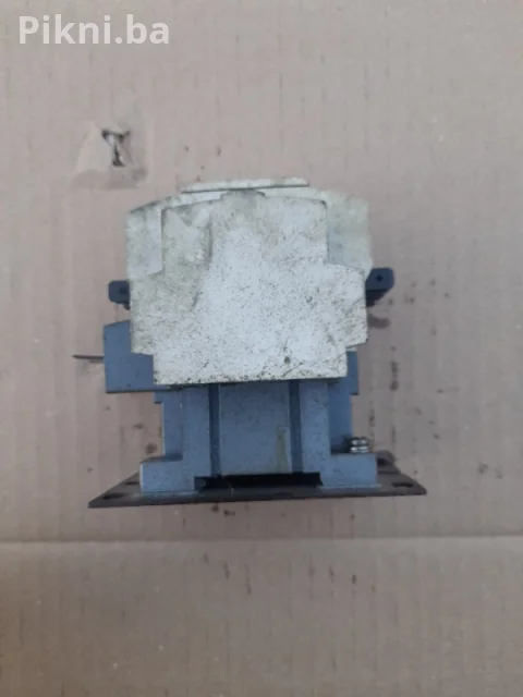 Kontaktor 26A 220v GMC D-32 sklopke prekidaci 5