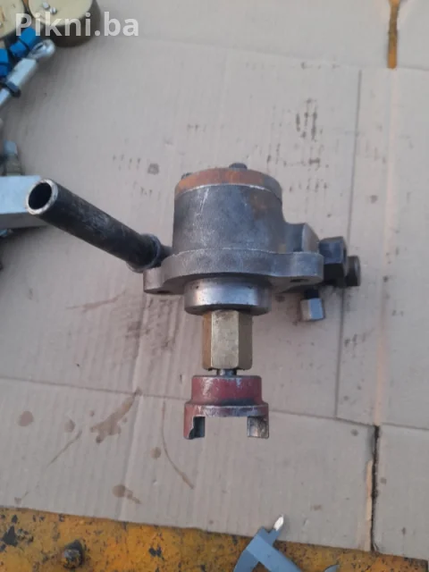 Hidraulicna pumpa traktor bager skip utovarivac kombinirka pumpe 10