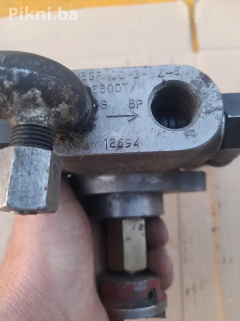 Hidraulicna pumpa traktor bager skip utovarivac kombinirka pumpe 5