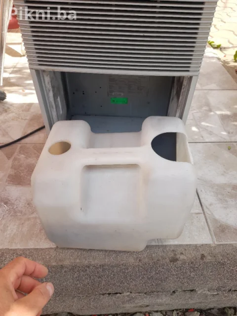 DeLonghi DS 105 Odvlaživač Zraka - Potrebno Punjenje Plina 4