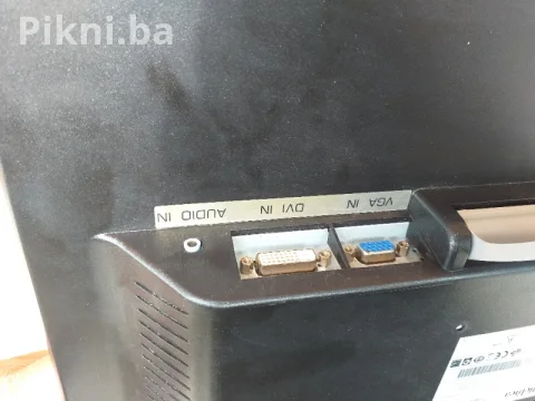 Monitor samo svetli neispravan 4