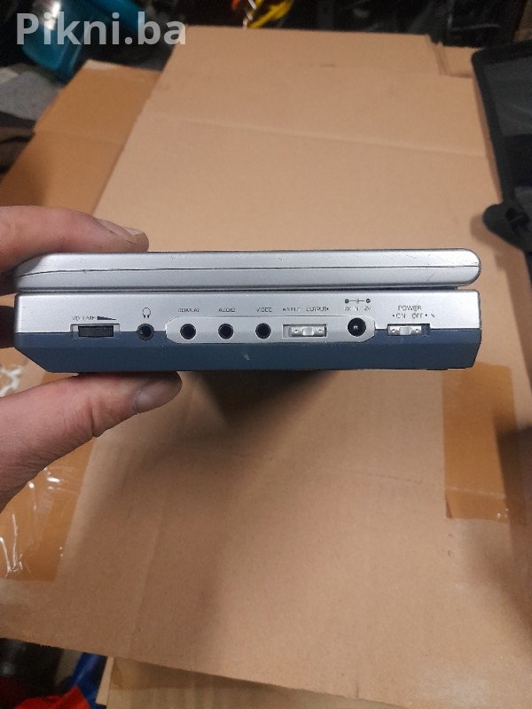AIRIS LW256 Prijenosni DVD plejer (7 inčni) NEISPROBANO