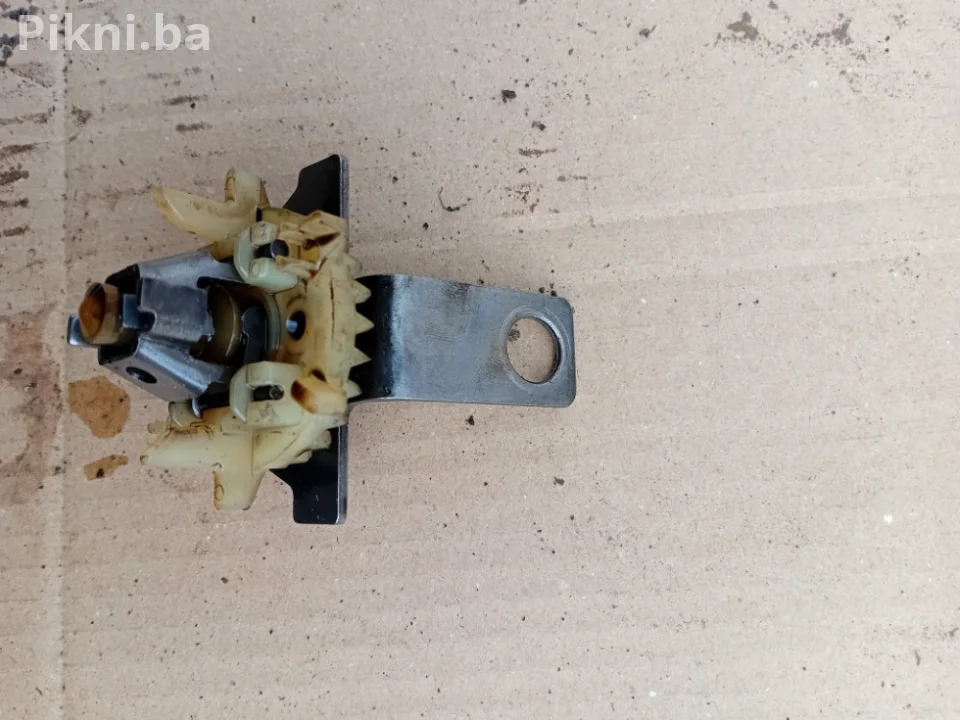 Pumpa ulja kosacice Briggs stratton Tecumsen dijelovi kosilice