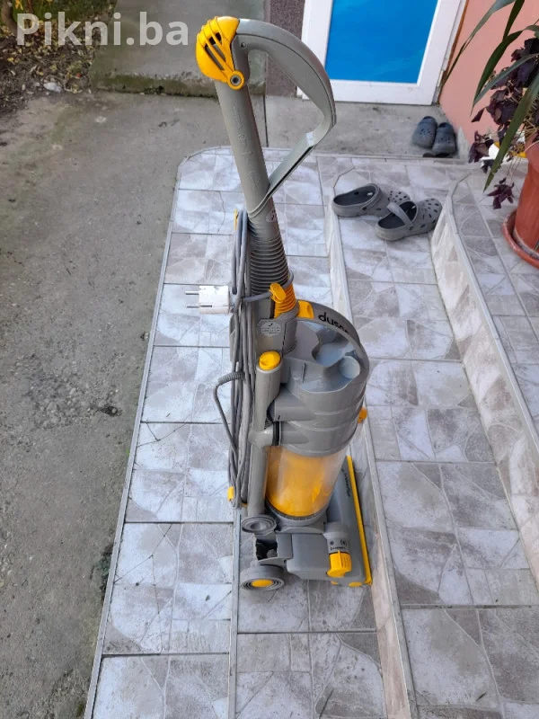 Stapni usisivac DYSON DC04 kicni usisivaci citaj pod detaljno