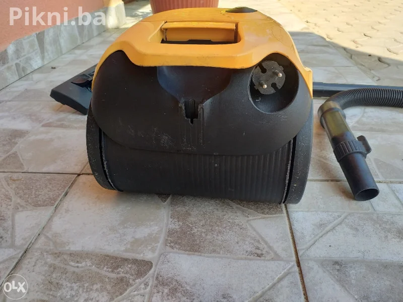 Kućni usisivac siemens germany 1300w