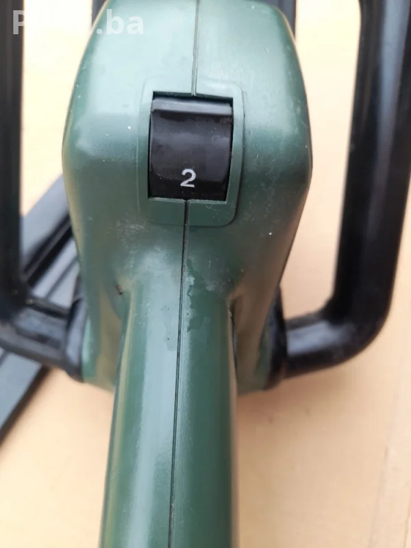 Trimer BLACK DECKER Gt243 za živu ogradu trimeri