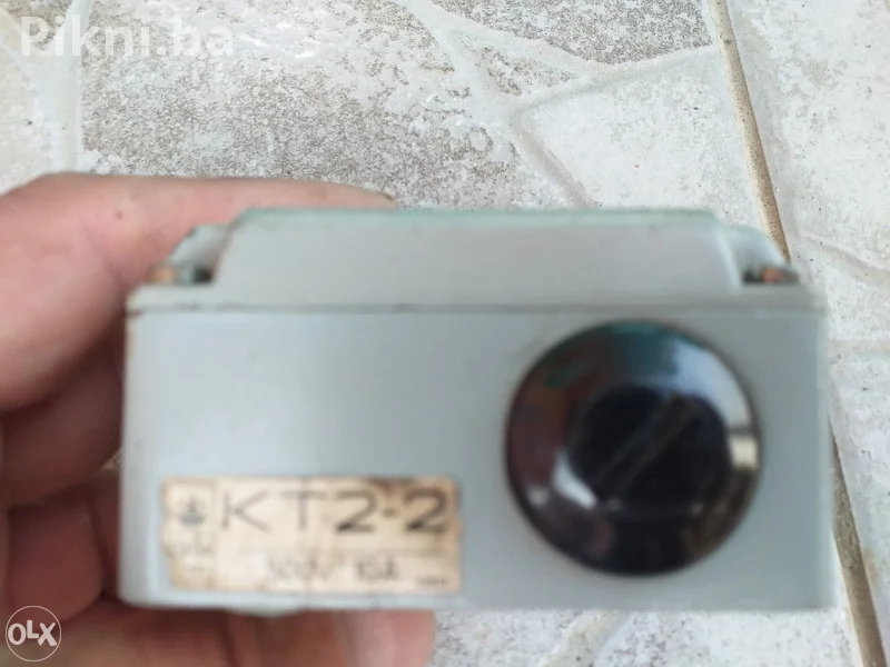 Rotacioni Granični Prekidač KT2-2 - Liveno Industrijsko Kućište