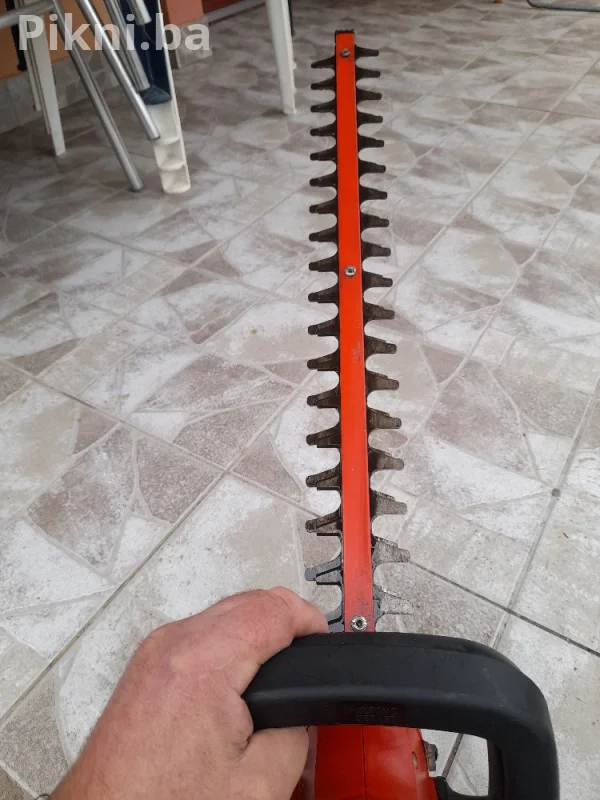 Black & Decker Električni Trimer za Živicu GT6060 (600W) - Ogradu