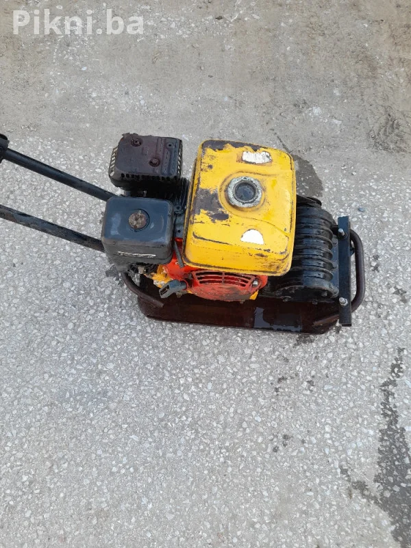 Vibro ploča 65kg žaba (Honda motor) Ispravna i spremna za rad