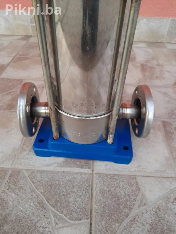 LOWARA Vertikalna Višestepena Pumpa SV206F07T - Idealna za Hidrof