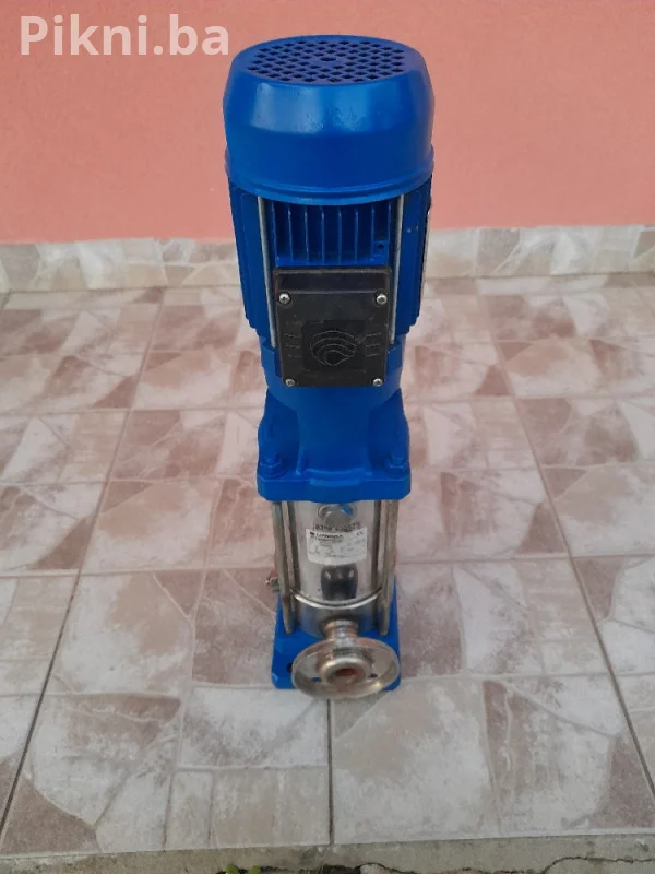 LOWARA Vertikalna Višestepena Pumpa SV206F07T - Idealna za Hidrof