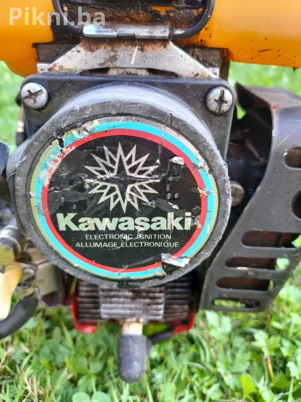Trimer sa Kawasaki TD33HS motorom (Japan) - Profesionalni model