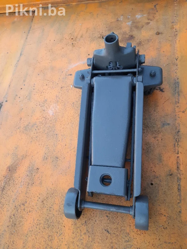 Prekidac sa elektronikom od profesionalne sporeta ima na sebi 2 lampice U super ispravnom stanju Mobilni telefon I viber 066230-139 CJENA BRZE DOSTAVE 8KM