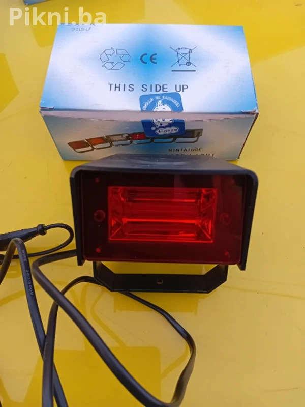 VIP Rasveta za Vaš Prostor: Mini Crveni Stroboskop (Strobe Light)