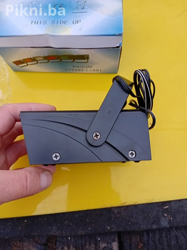 HIT PONUDA! Mini Stroboskop/Rotacija Lampe NARANDŽASTA/ŽUTA 12v