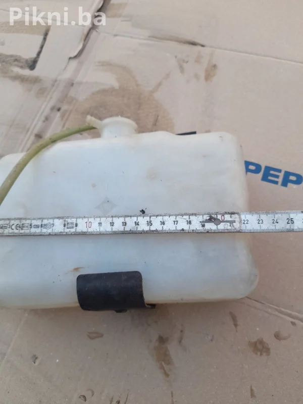 Posuda i pumpica za pranje stakla Mercedes L 608 12V (80 KM)