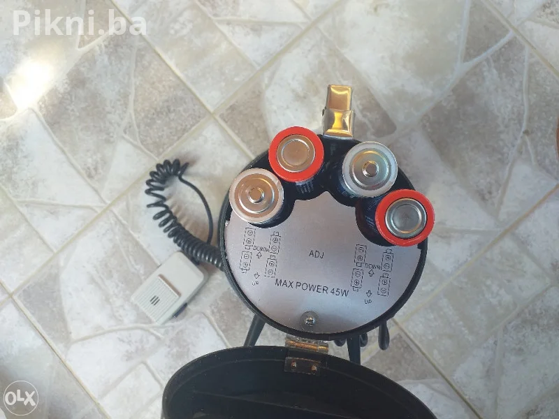 Megafon 45w SPEAKA 8x1,5v nove baterije