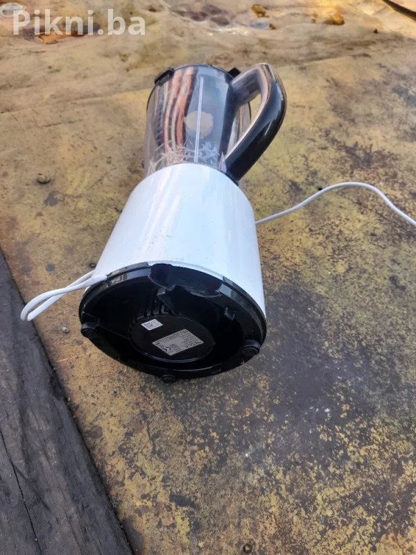 Tesla blender BL201W (500W) / Ispravan motor / Za dijelove