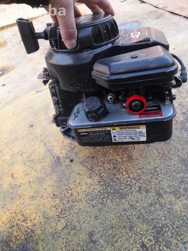 Briggs / Stratton Sprint 40 Motor za Kosilicu / 10A902 / ISPRAVAN