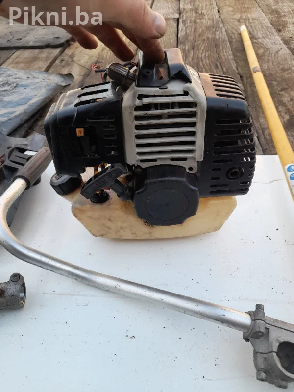 Dijelovi za trimer Ryobi RBC-40SB (40cc) - Motor ispravan!