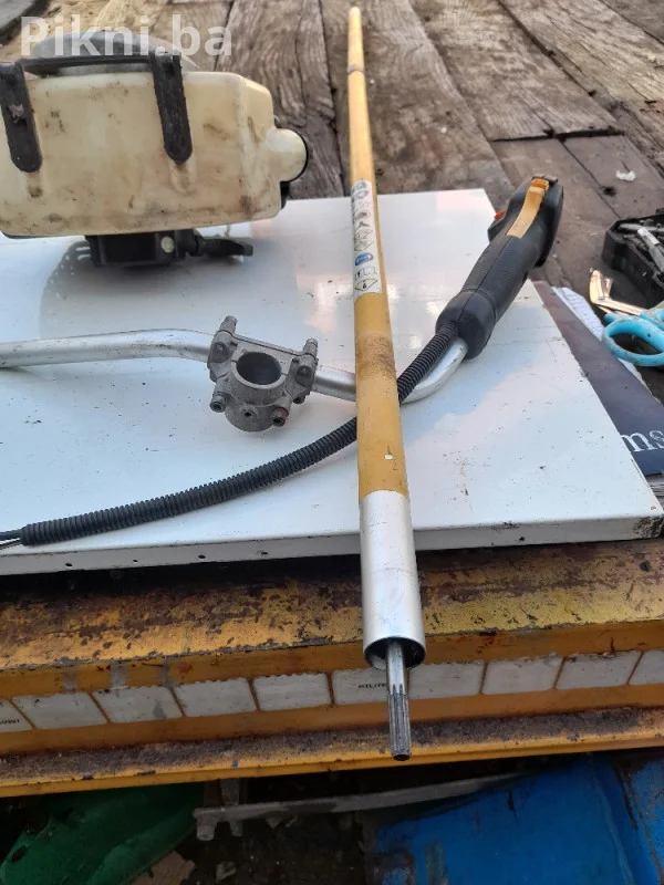 Dijelovi za trimer Ryobi RBC-40SB (40cc) - Motor ispravan!