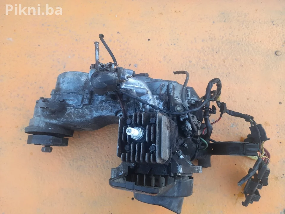 Masina skuter honda AF22 49CM motor dijelovi