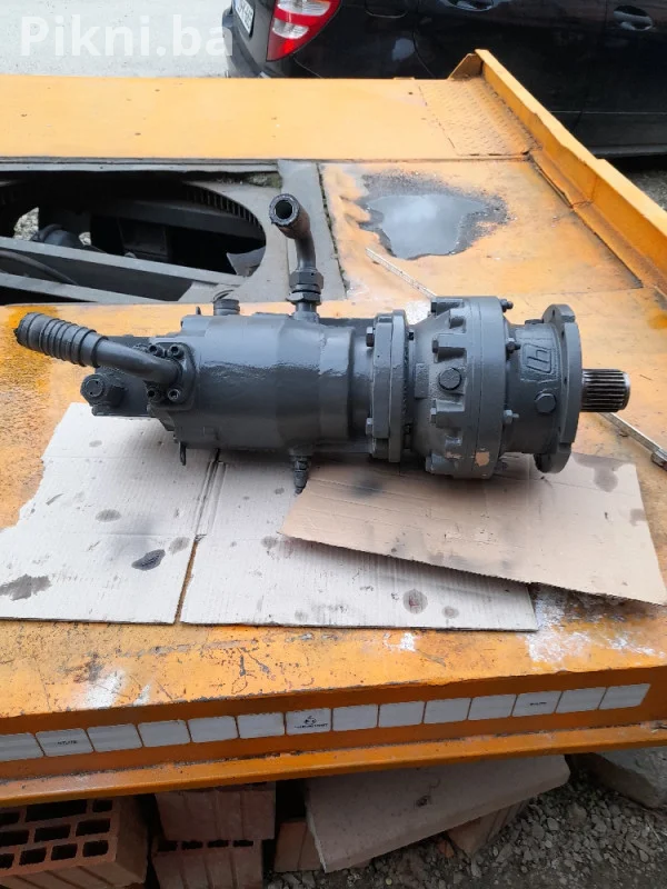 Hidromotor sa reduktorom BREVINI hidro motori bager buldozer skip