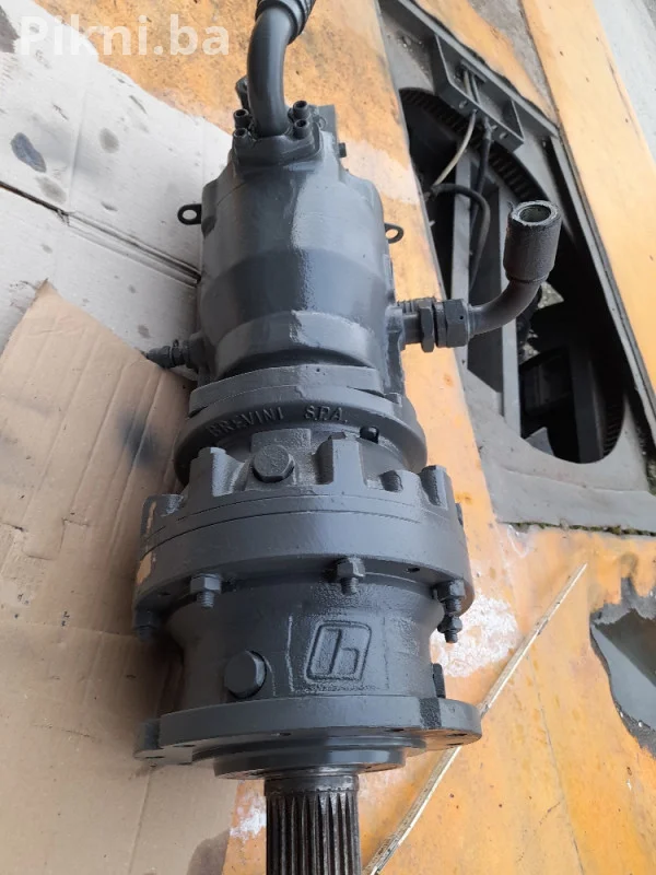 Hidromotor sa reduktorom BREVINI hidro motori bager buldozer skip