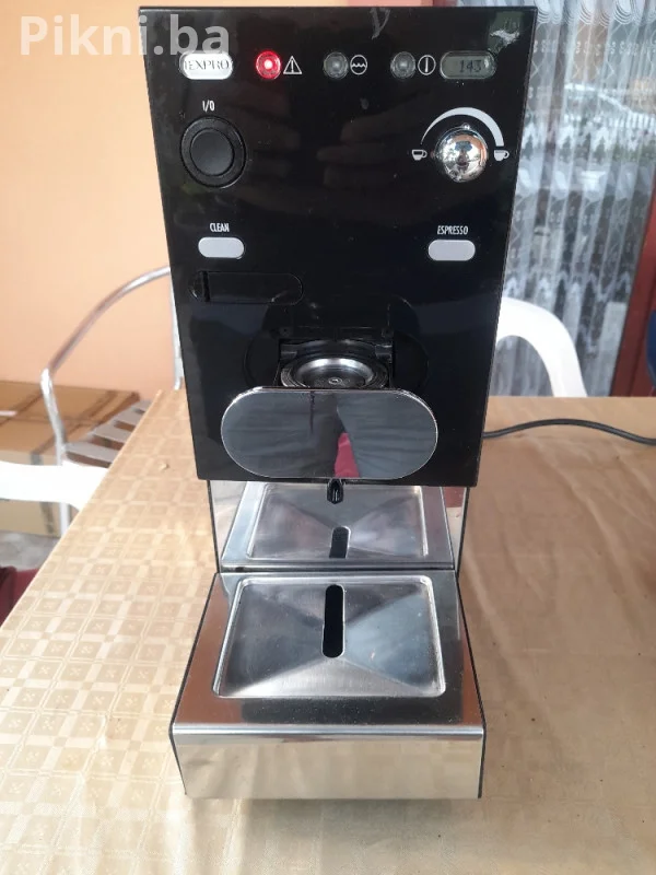 Profesionalni Texpro Espresso aparat - kao nov, samo 143 kafe