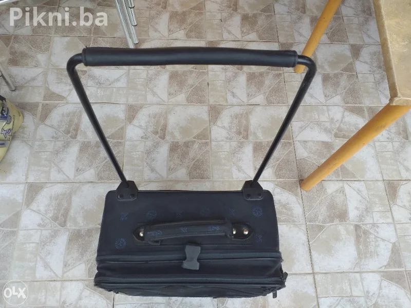 STRATIC Kvalitetna Putna Torba / Mali Kofer sa ISPRAVNIM Točkićim